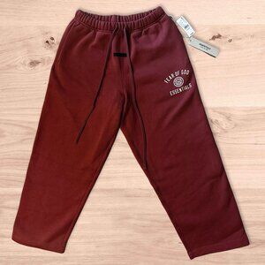 Fear of God Essentials Sweatpants – Crimson 🔥✨